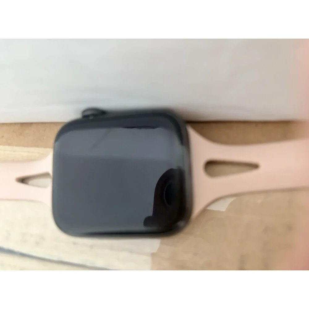 Apple Watch SE 44MM Space Gray GPS Refurb Used Good Battery
